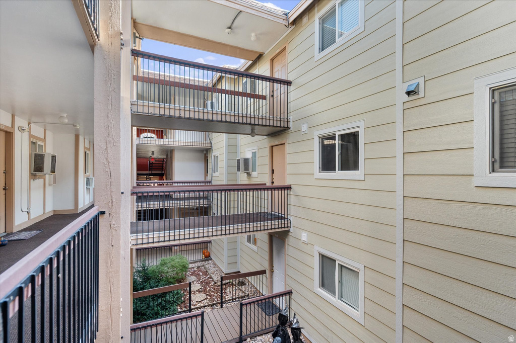 5614 MEADOW LN #212 South Ogden, UT 84403