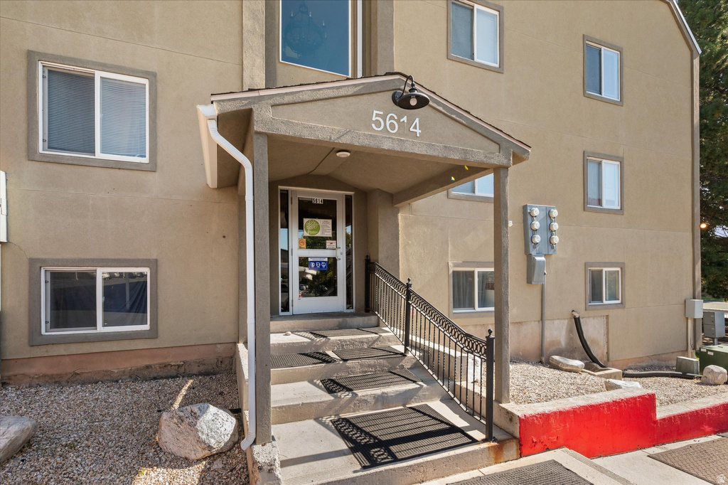 5614 MEADOW LN #212 South Ogden, UT 84403