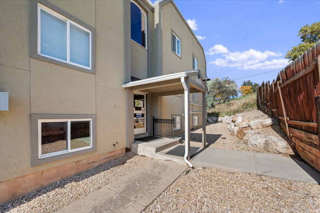 5614 MEADOW LN #212 South Ogden, UT 84403