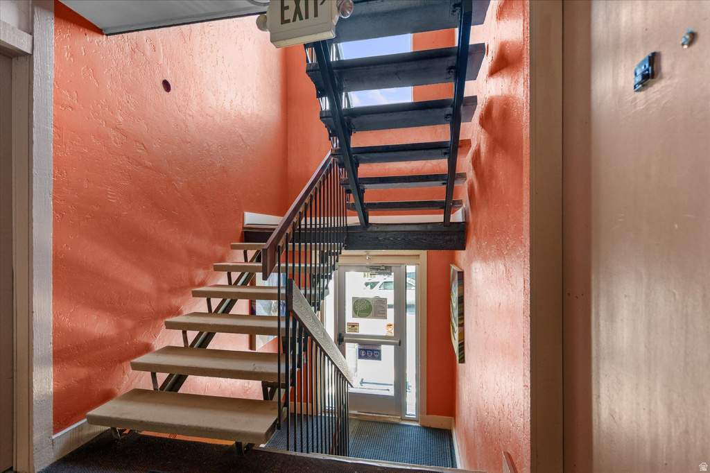 5614 MEADOW LN #212 South Ogden, UT 84403