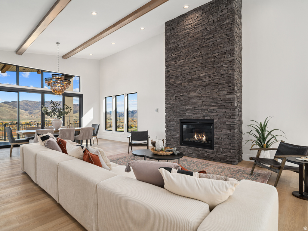 6858 E SUMMIT PEAK CIR Huntsville, UT 84317