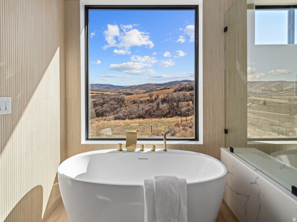 6858 E SUMMIT PEAK CIR Huntsville, UT 84317