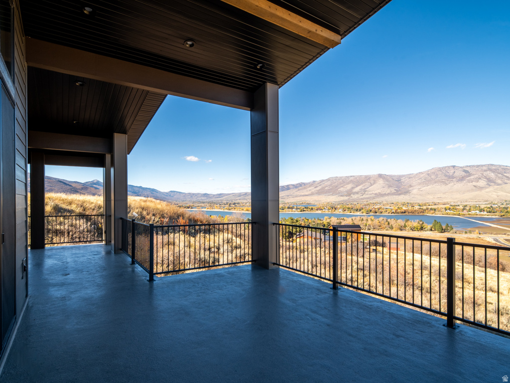 6858 E SUMMIT PEAK CIR Huntsville, UT 84317