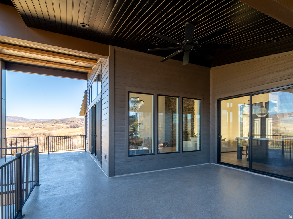 6858 E SUMMIT PEAK CIR Huntsville, UT 84317