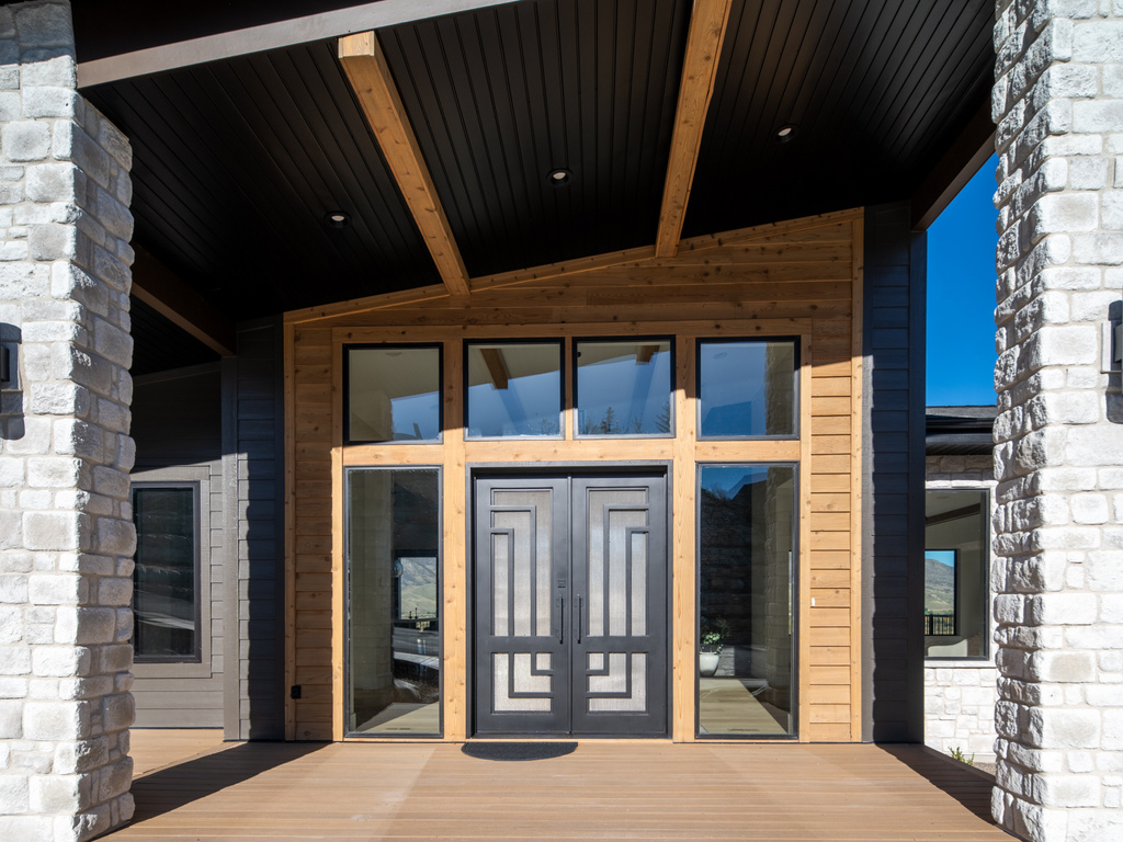 6858 E SUMMIT PEAK CIR Huntsville, UT 84317