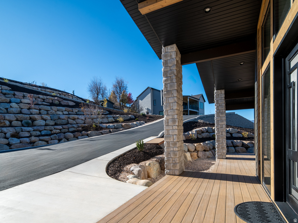 6858 E SUMMIT PEAK CIR Huntsville, UT 84317