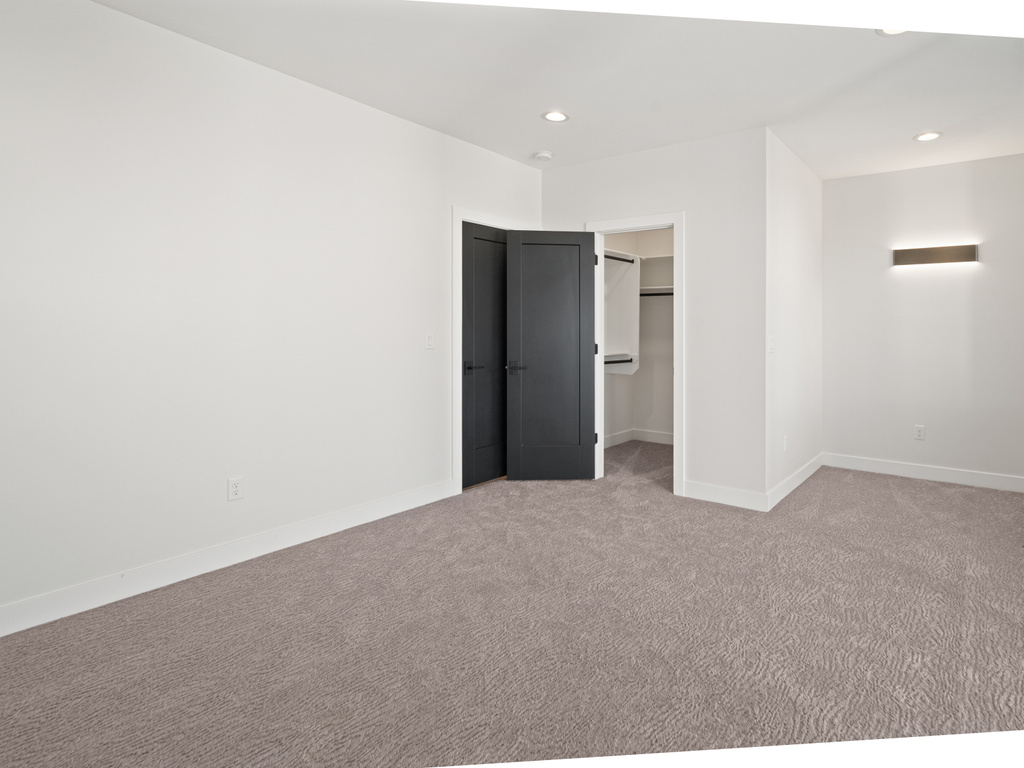 6858 E SUMMIT PEAK CIR Huntsville, UT 84317