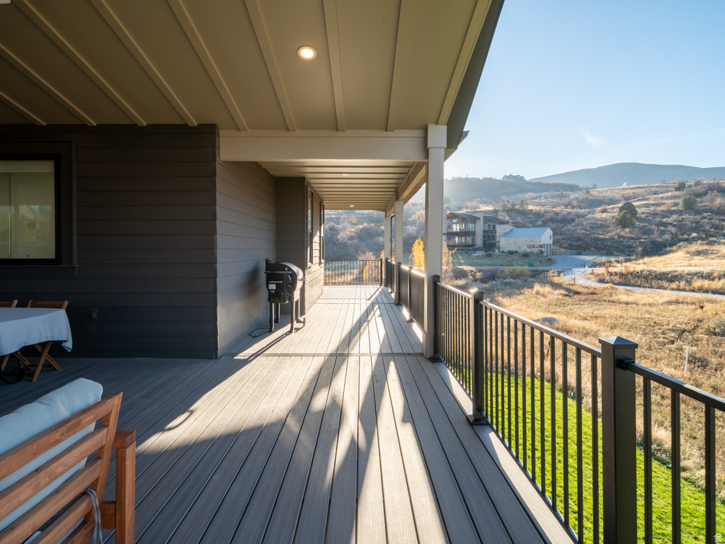 6188 E HUMMINGBIRD PT Huntsville, UT 84317