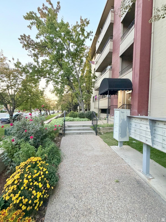 Photo 2 for MLS #2120272 at 339 E 600 South #1308