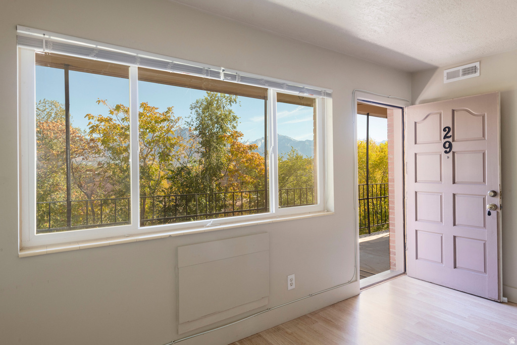 Photo 5 for MLS #2120299 at 256 E Helm Ave