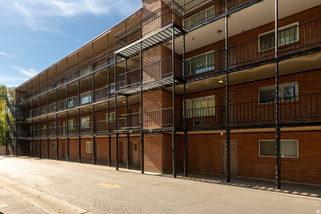 Photo 23 for MLS #2120299 at 256 E Helm Ave