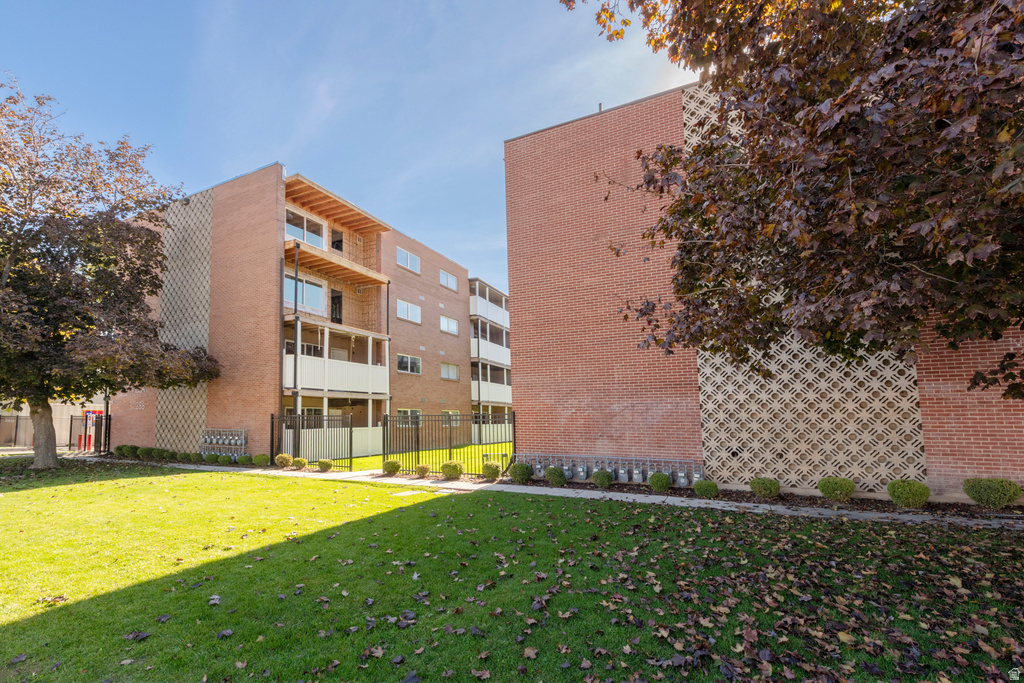 Photo 25 for MLS #2120299 at 256 E Helm Ave