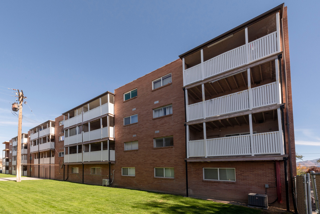 Photo 14 for MLS #2120299 at 256 E Helm Ave