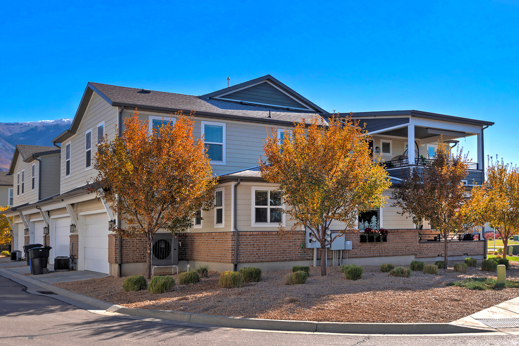 1207 W JACKSON AVE Farmington, UT 84025