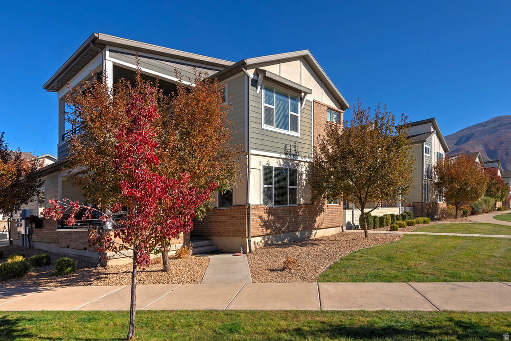 1207 W JACKSON AVE Farmington, UT 84025