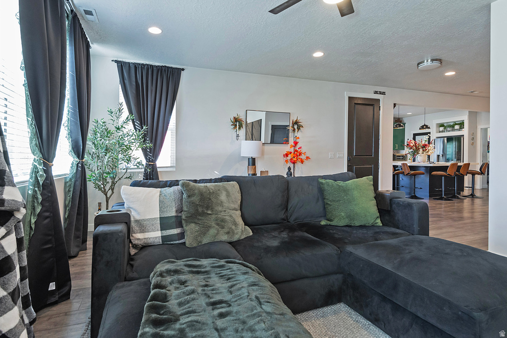 1207 W JACKSON AVE Farmington, UT 84025