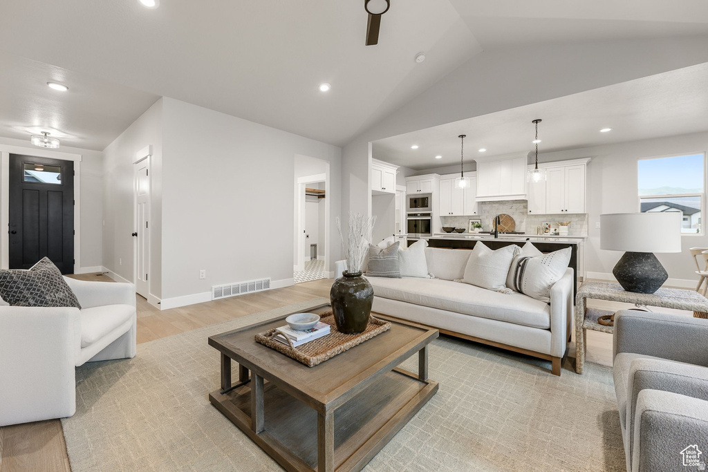 8035 N PARK MEADOW LN #2 Lake Point, UT 84074