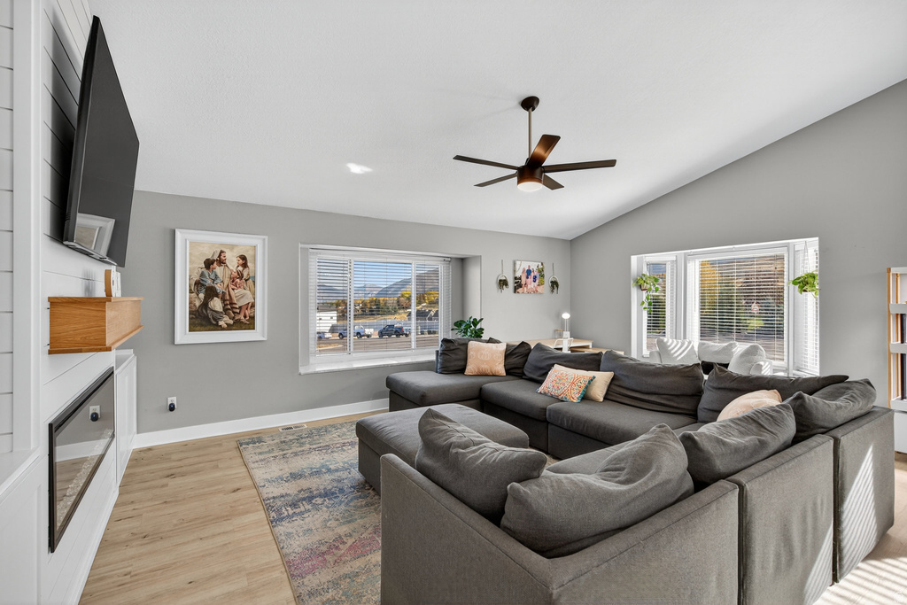 231 W GLADSTAN DR Elk Ridge, UT 84651