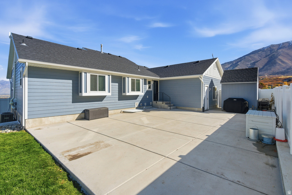 231 W GLADSTAN DR Elk Ridge, UT 84651