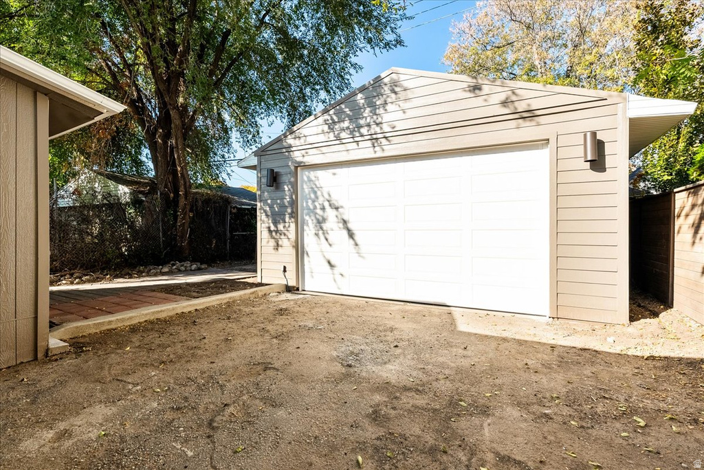 633 E MILTON AVE Salt Lake City, UT 84105