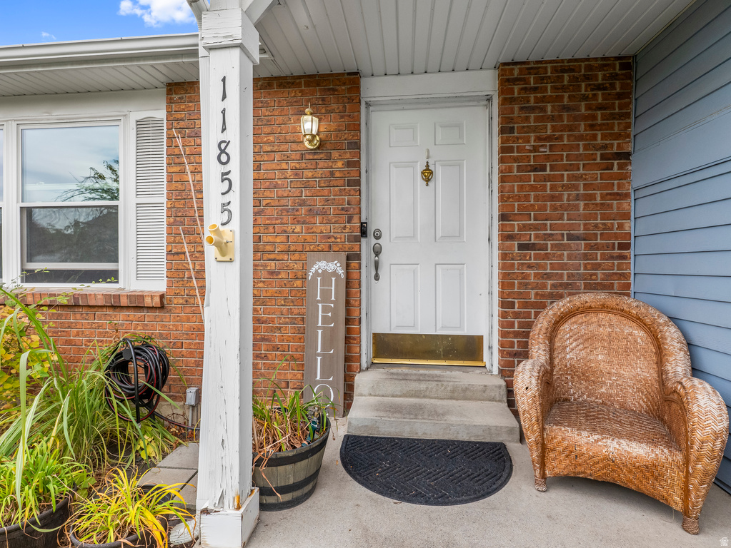 11855 S HIDDEN VALLEY DR Sandy, UT 84094