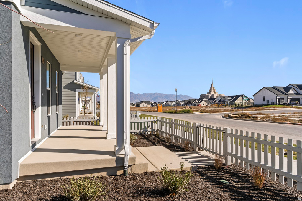 892 W CAROLINE DR Saratoga Springs, UT 84045