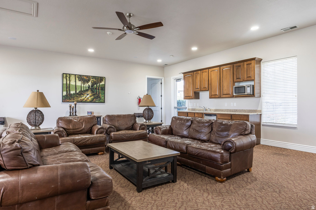 634 CANTERBURY LN North Salt Lake, UT 84054