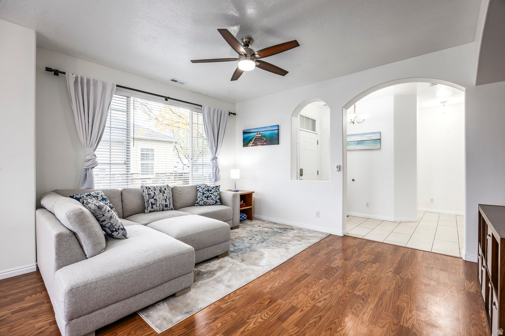 634 CANTERBURY LN North Salt Lake, UT 84054