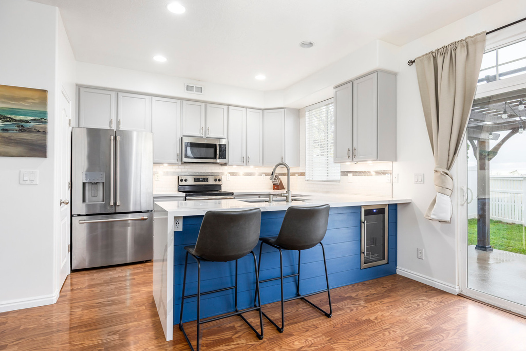 634 CANTERBURY LN North Salt Lake, UT 84054