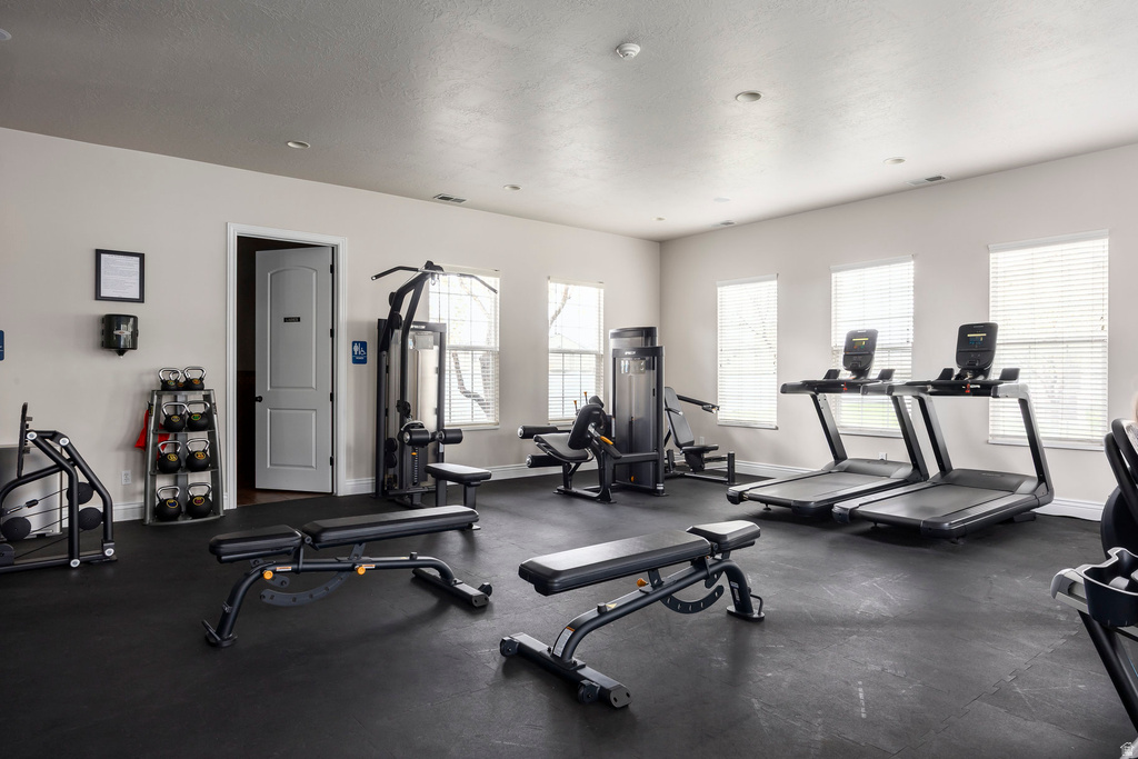 634 CANTERBURY LN North Salt Lake, UT 84054