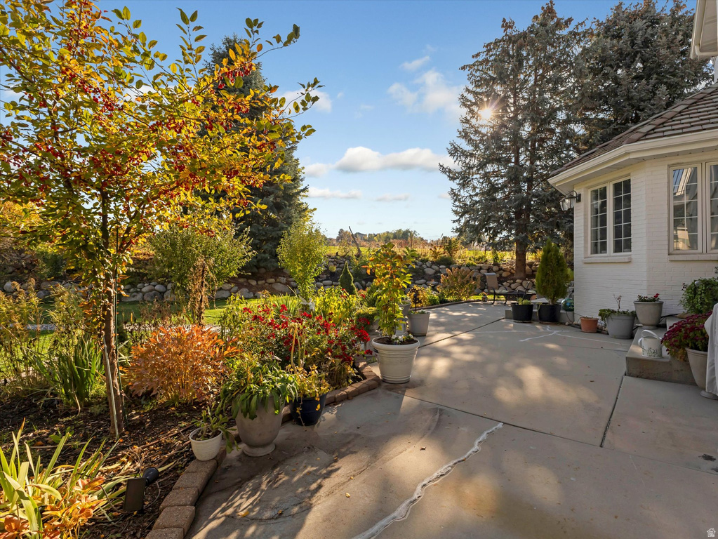 7641 S MARY ESTHER CIR Sandy, UT 84093