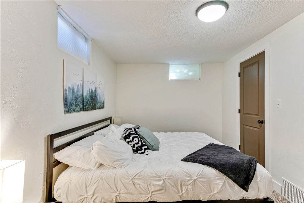 1954 W ANN ST Layton, UT 84041