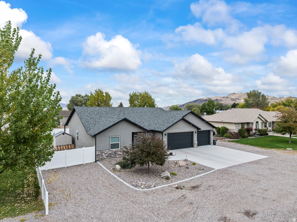 57 E 200 N Annabella, UT 84711