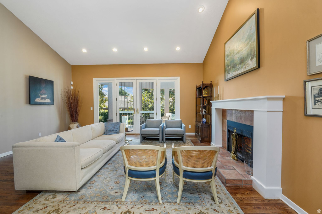 Photo 7 for MLS #2120372 at 2106 E Connor Park Cv