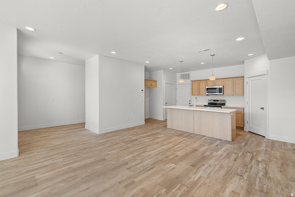 2742 S ALLISON WAY #212 Syracuse, UT 84075