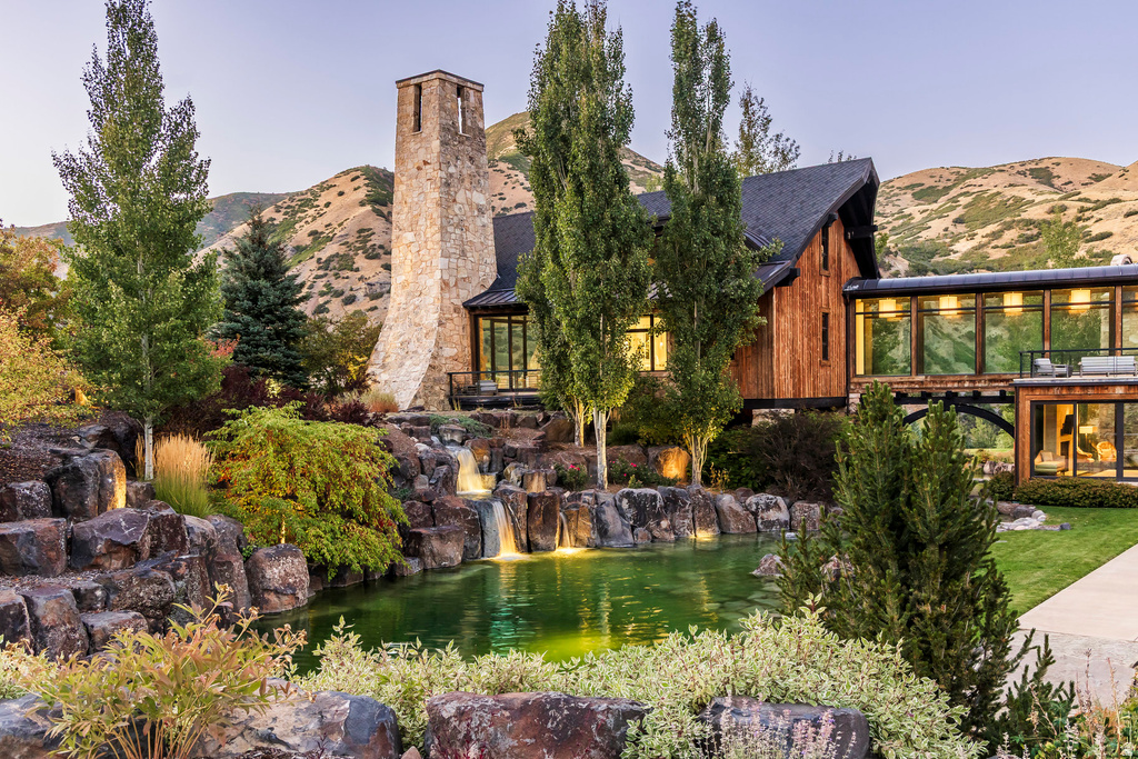 5618 E SOUTH FORK RD Provo, UT 84604