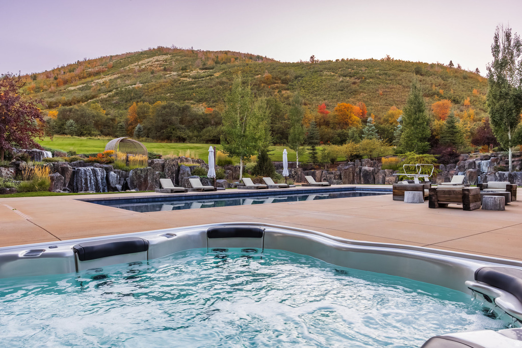 5618 E SOUTH FORK RD Provo, UT 84604