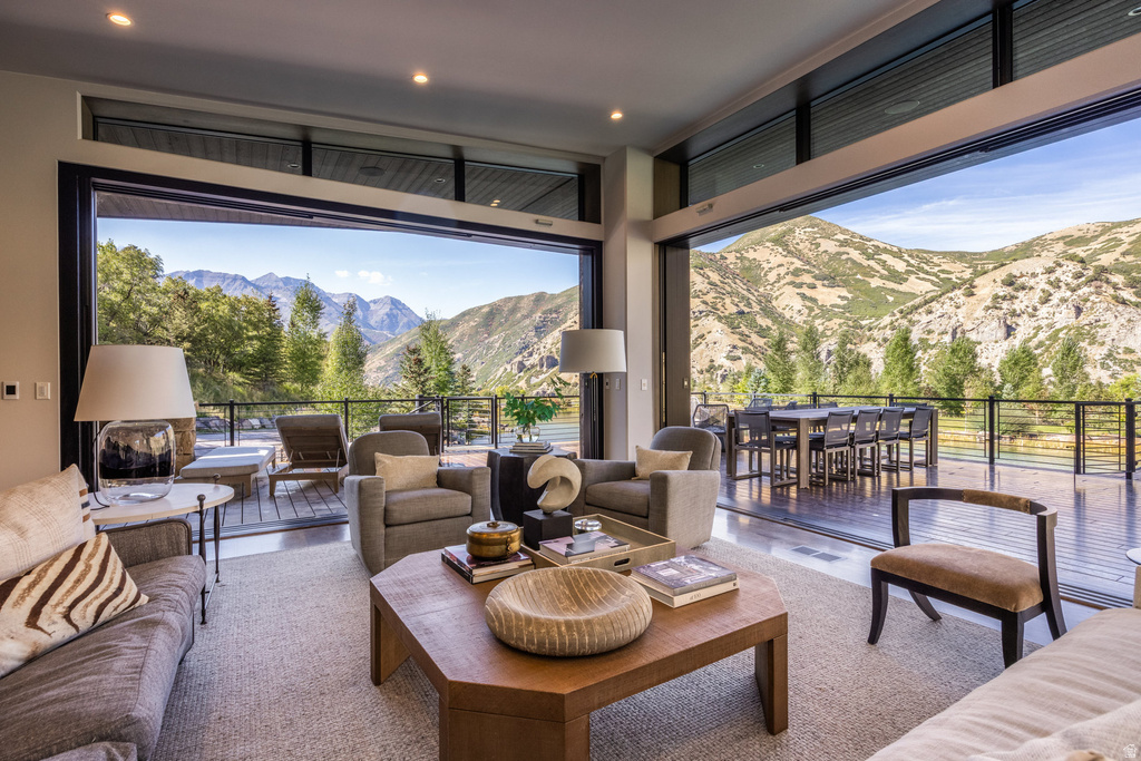 5618 E SOUTH FORK RD Provo, UT 84604