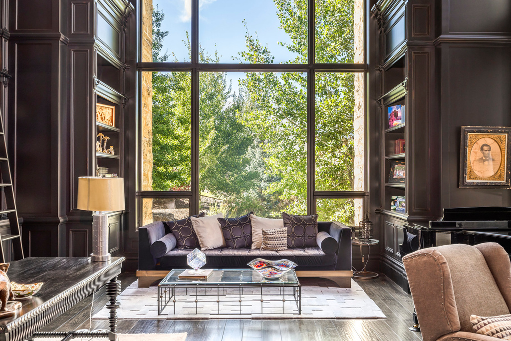 5618 E SOUTH FORK RD Provo, UT 84604