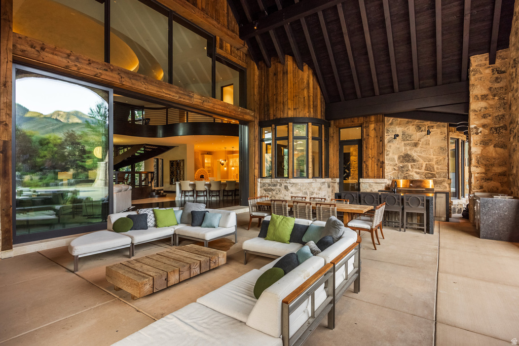 5618 E SOUTH FORK RD Provo, UT 84604