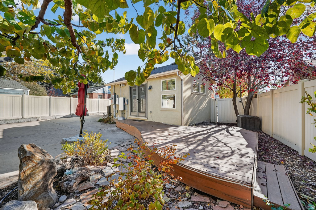 Photo 20 for MLS #2120393 at 1199 E Lorraine Dr