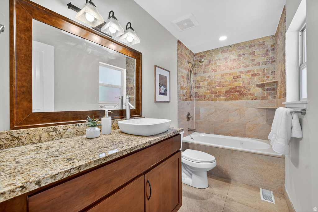 Photo 12 for MLS #2120393 at 1199 E Lorraine Dr