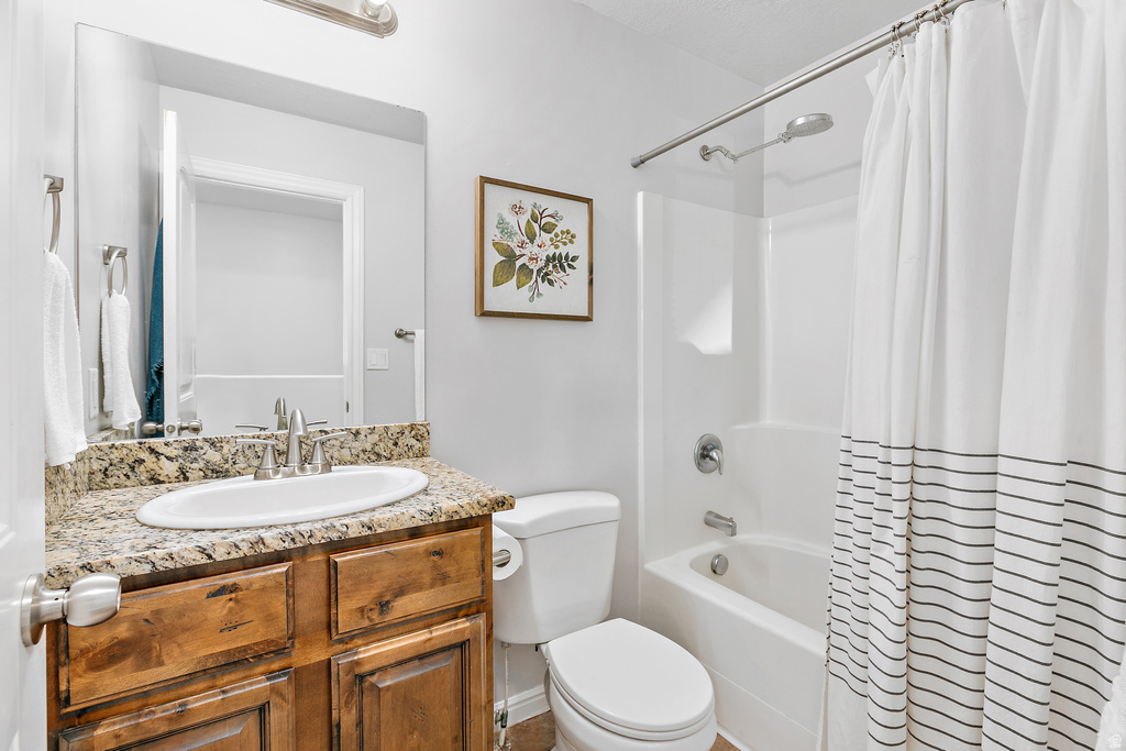 2443 E HITCHING POST DR Eagle Mountain, UT 84005