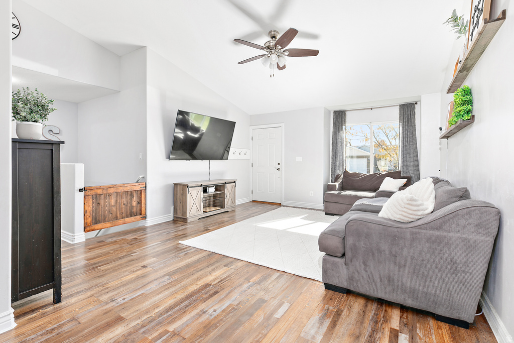 2443 E HITCHING POST DR Eagle Mountain, UT 84005