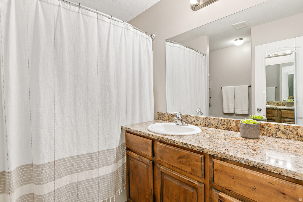 2443 E HITCHING POST DR Eagle Mountain, UT 84005