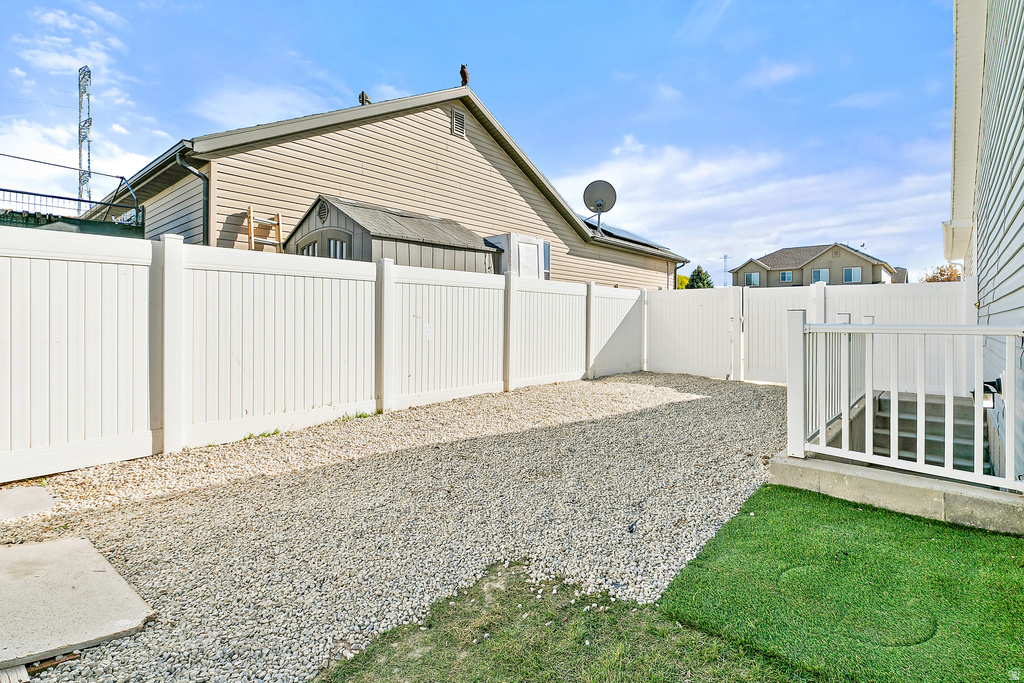 2443 E HITCHING POST DR Eagle Mountain, UT 84005