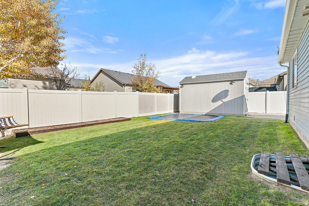 2443 E HITCHING POST DR Eagle Mountain, UT 84005