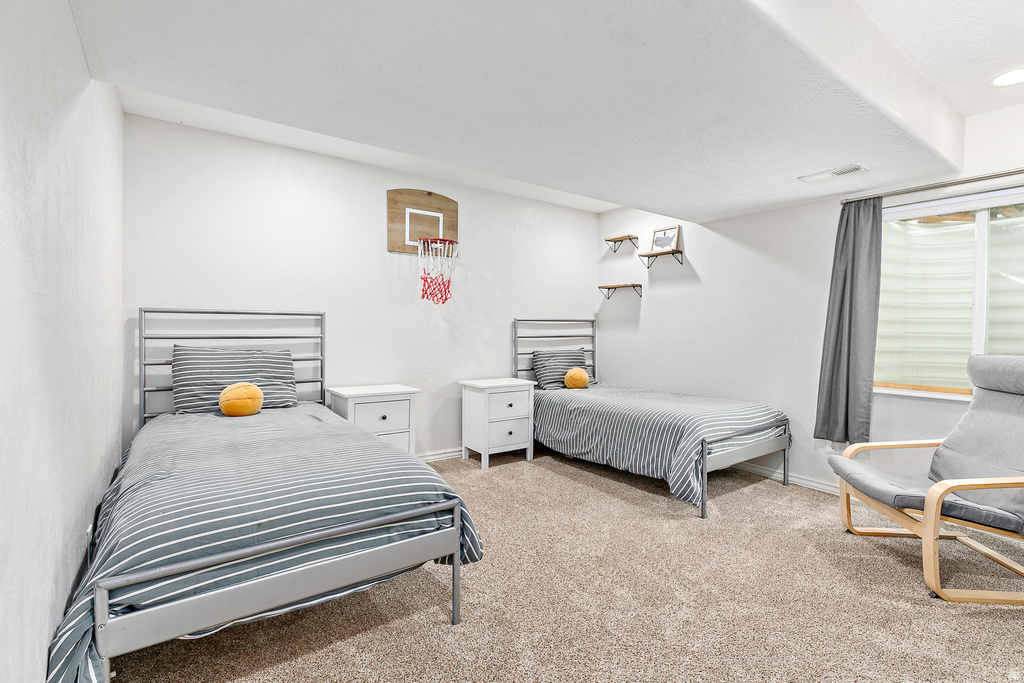 2443 E HITCHING POST DR Eagle Mountain, UT 84005