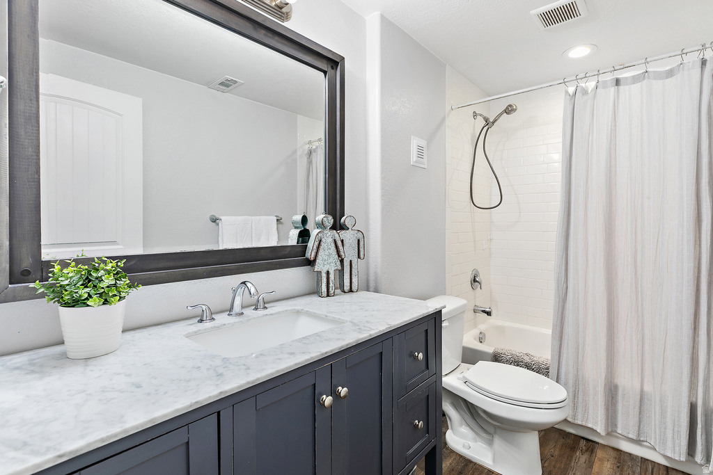 2443 E HITCHING POST DR Eagle Mountain, UT 84005