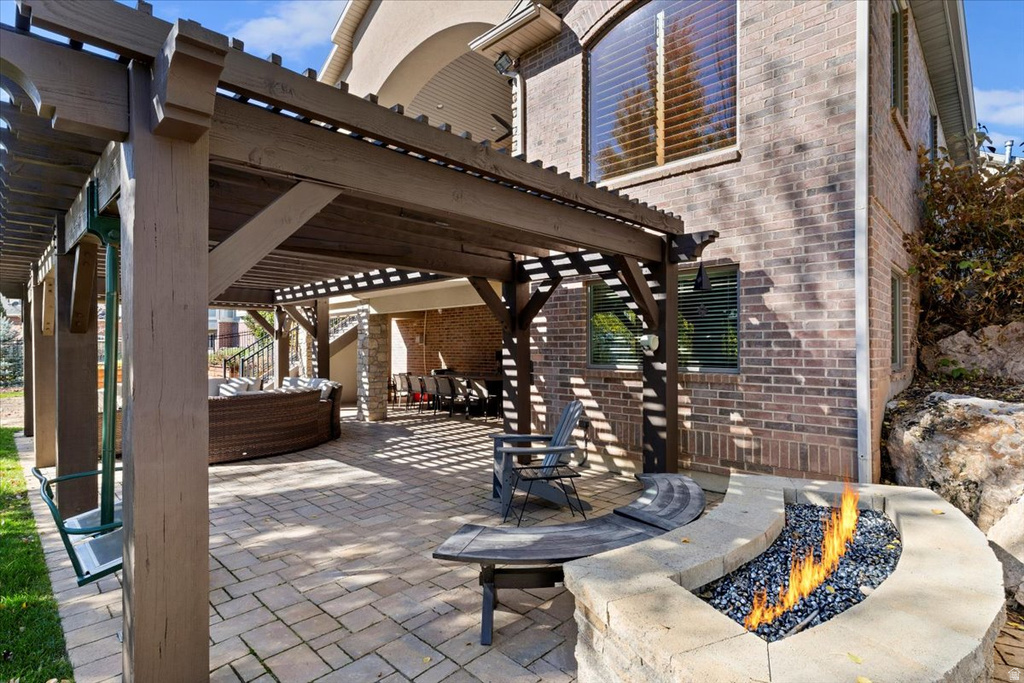 5257 FRONTIER DR Mountain Green, UT 84050